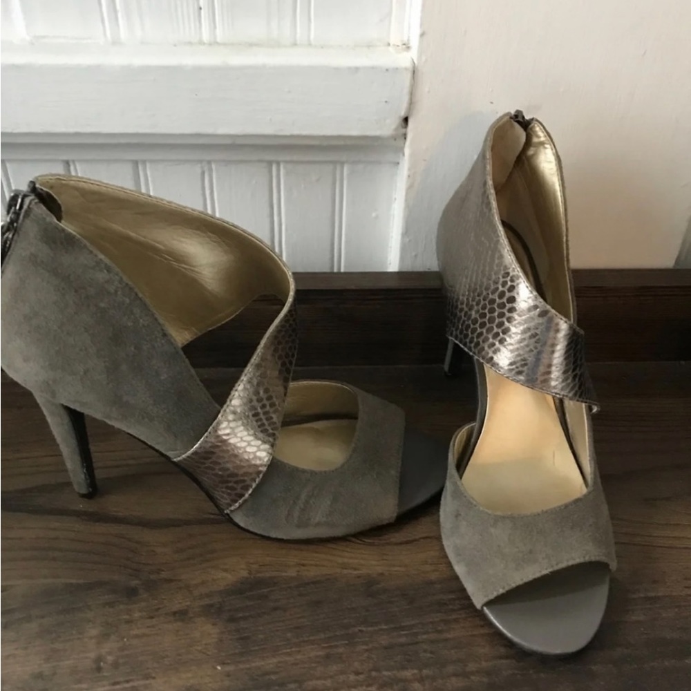 Audrey Brooke Zip Up Heel‎ 8.5